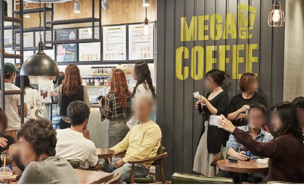 ★인천★메가커피 창업!/영화관 앞 위치 매장!/먹자상권!/홀 비중높음!/여성창업!